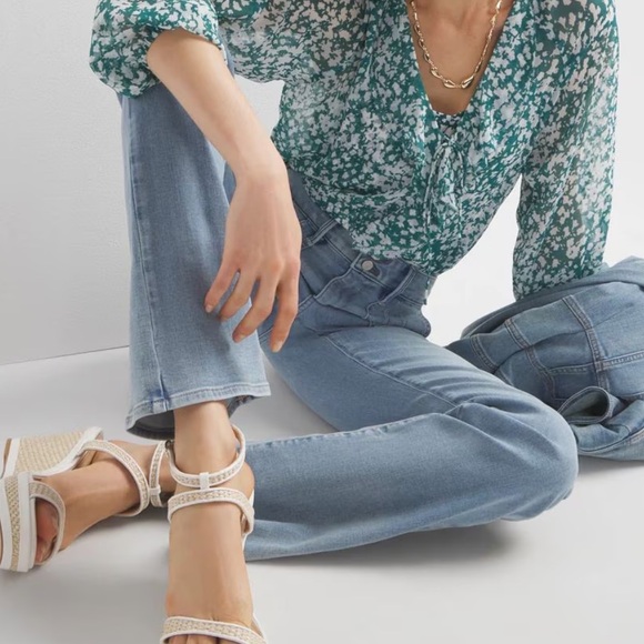 EUC White House Black Market High Rise Everyday Soft Jeans Size 14 - Picture 4 of 12